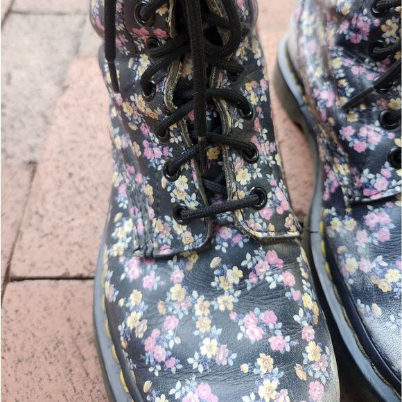 "Doc" Dr. Martens 1460W Clemency Boots Sz.8 Punk Rock Scuffed! Nothing Missing! - Picture 3 of 14